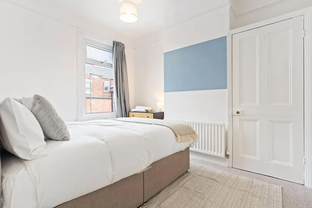 Holiday home Spacious House - Sleeps Up To 9 - Long Stays Welcome - Free Parking, Fast Wifi And Smart Tv By Yoko Property Brotton